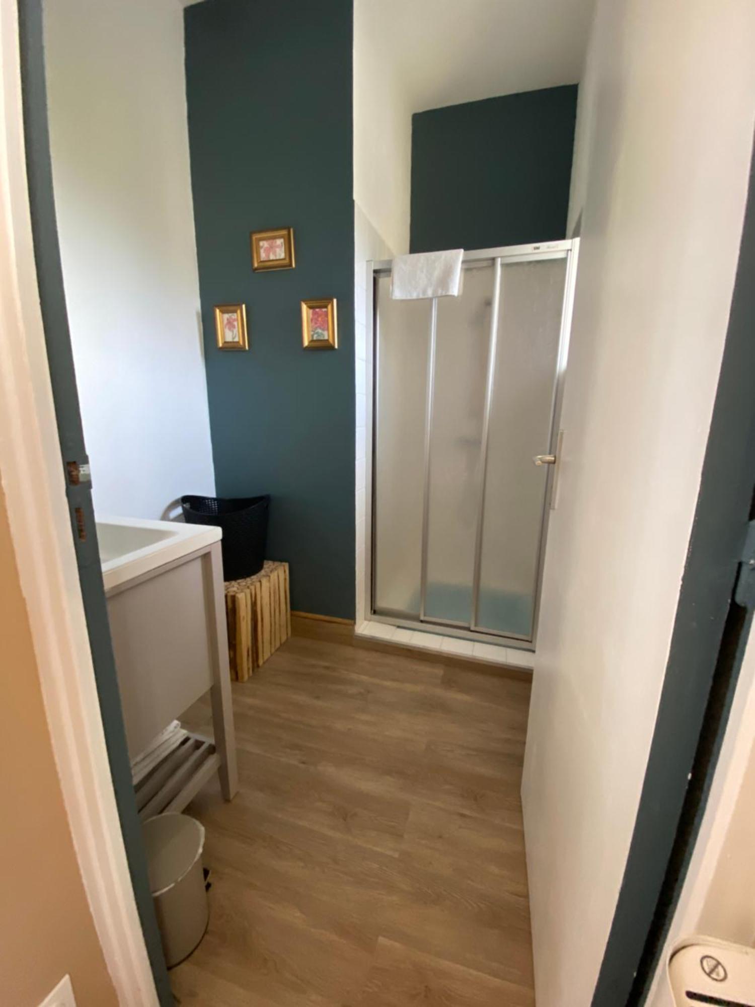 Studio Logis Les Roses Bourbon-lʼArchambault Exterior foto